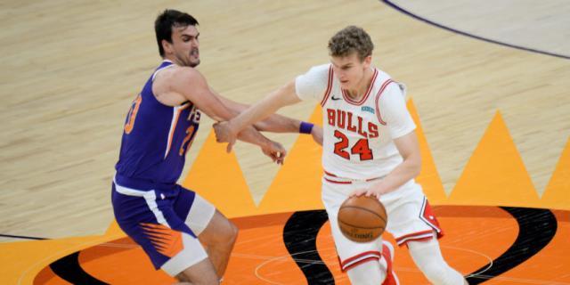 1629734684702023042.jpg 15827431_lg.jpg